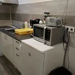 Dvojka Δωμάτια σε οικογενειακή κατοικία *